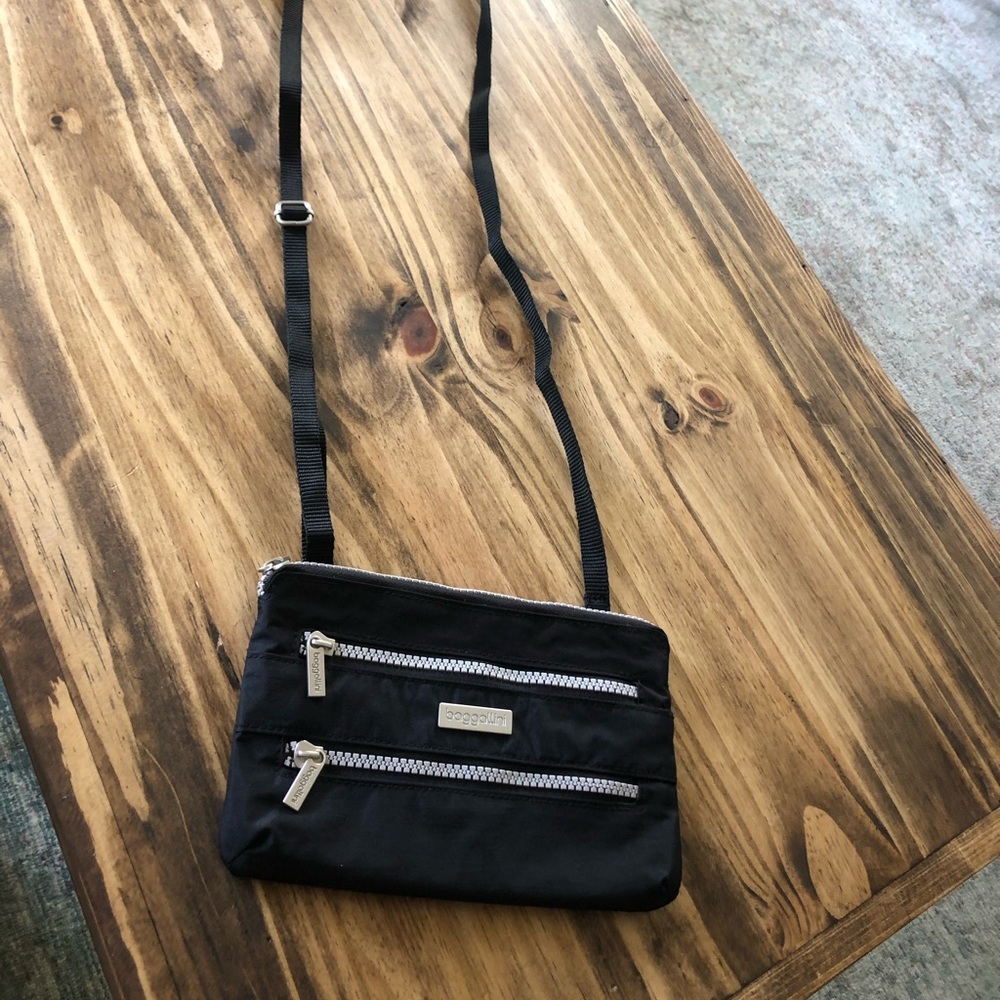 Baggallini Black Travelers Mini Crossbody Handbag